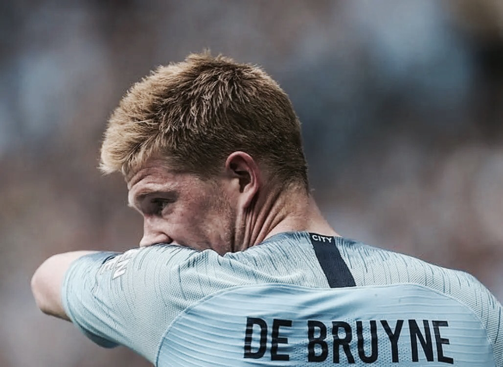 足球装备科技最新发展（足球装备科技前沿动态）