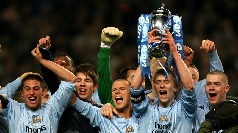 队报评法甲第14轮最佳阵：托万助朗斯登顶领衔，巴黎无人入选（《队报》评法甲第14轮最佳阵容：托万率朗斯称雄，巴黎零入选）