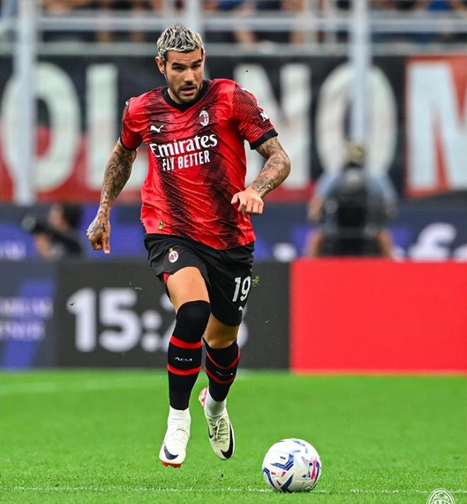 备受关注！74611名球迷现场观战英格兰女足vs中国女足的友谊赛（人气爆棚！74611名球迷现场见证英格兰女足对中国女足友谊赛）