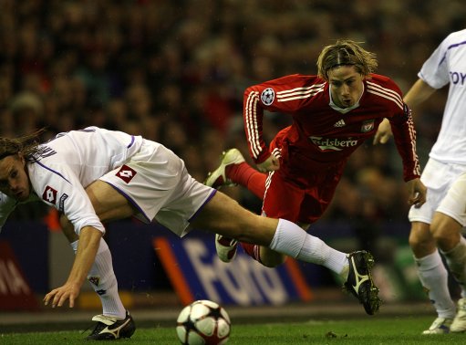 图赫尔：会找阿诺德聊聊，不过夸安萨目前竞争右后卫稍微领先（图赫尔：将与阿诺德沟通，右后卫之争夸安萨暂占上风）