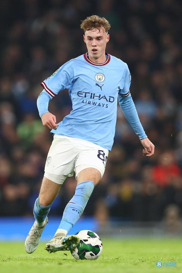 海港发文祝福奥斯卡：艰难时刻会过去，我们与功勋队长同在（海港声援奥斯卡：困境终将过去，功勋队长我们与你同在）