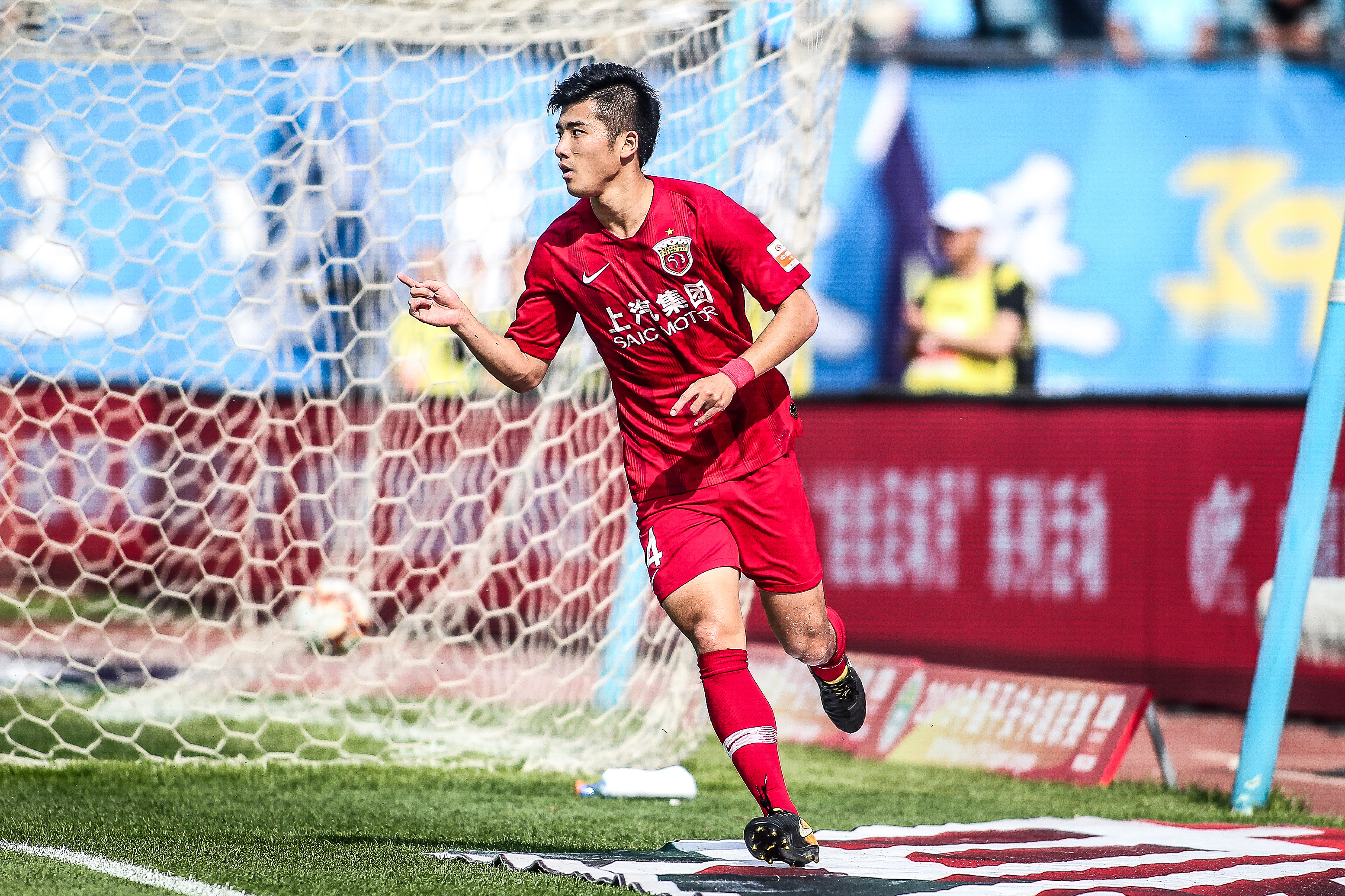 CBA赛场技术统计：广东队三分命中率领先,（技术统计显示：广东队三分命中率领跑CBA）