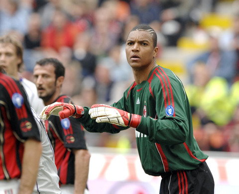 曼奇尼：我喜欢冲入对方禁区参与进攻；希望弗格森找到转折点（曼奇尼：偏爱前插禁区参与进攻，盼弗格森迎来转机）