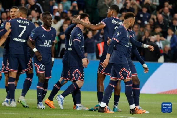 邮报：特朗普送C罗一把白宫金钥匙，该礼物专为特别宾客准备（邮报：特朗普向C罗赠送白宫金钥匙，此礼仅供特别来宾）