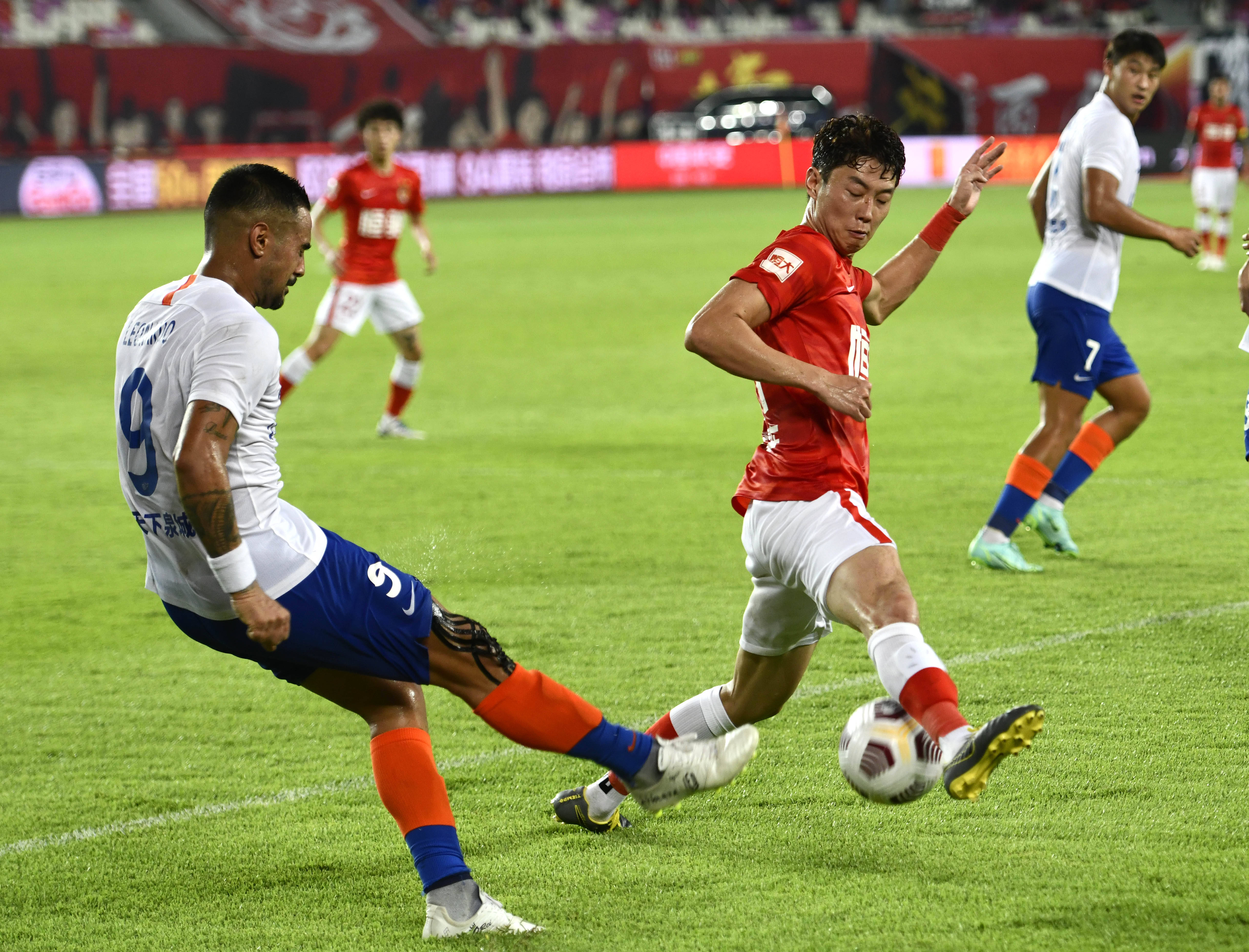 美记：字母哥加盟尼克斯有且仅有一条路，那就是他非纽约不去