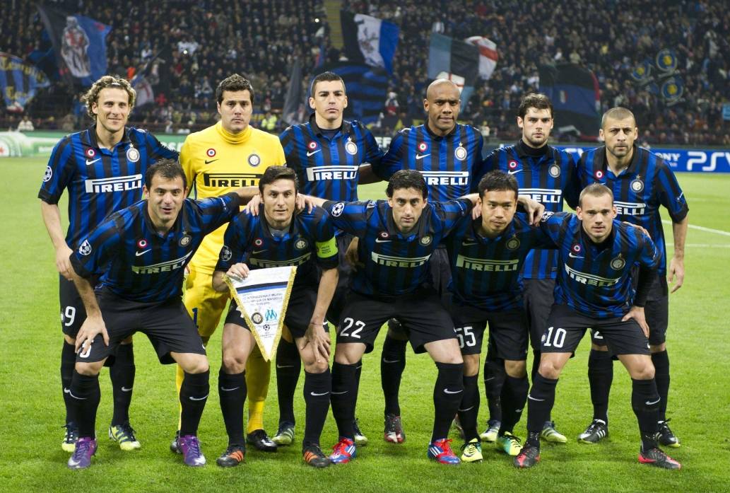 凯恩闪电帽子戏法，拜仁5-0横扫斯图加特，重回巅峰！（凯恩上演闪击帽子戏法，拜仁5-0大胜斯图加特，王者归来）